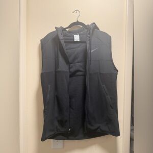 Men’s Medium Nike Vest